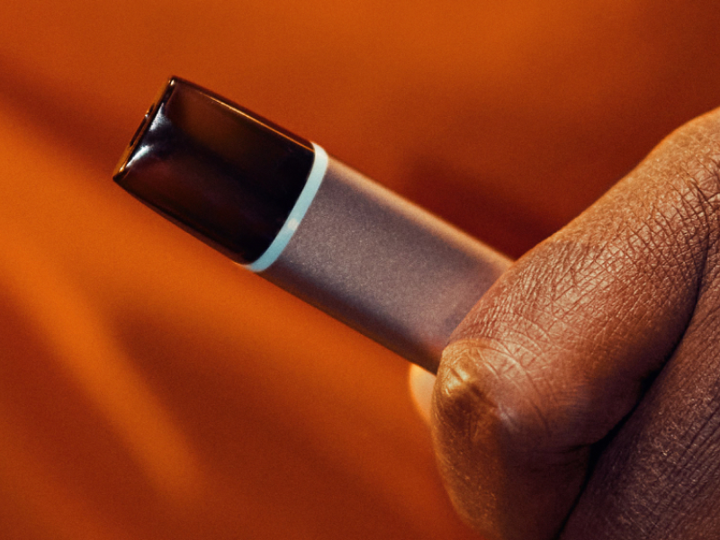 Darf man E-Zigaretten mit ins Flugzeug nehmen?